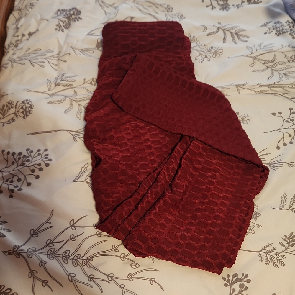 Red Textured Leggings